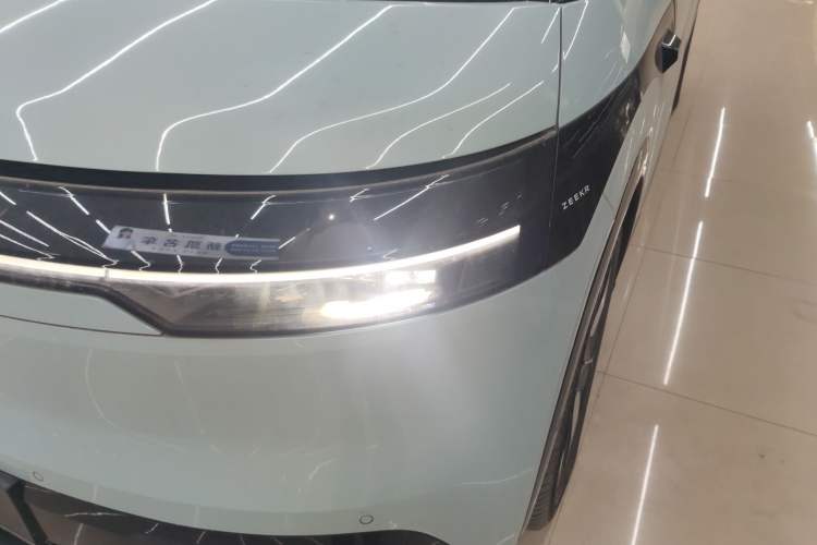 Used Zeekr MIX 2025 Intelligent Driving Version
