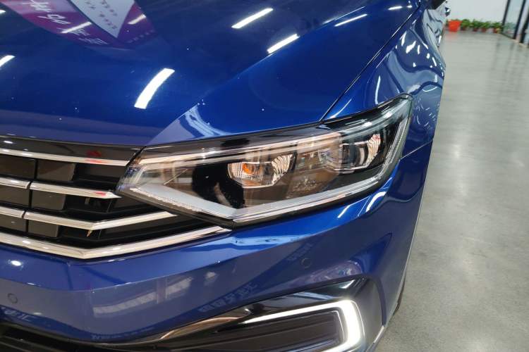 Used Volkswagen Magotan GTE Plug-in Hybrid 2020 GTE Luxury Model Left Front Headlight