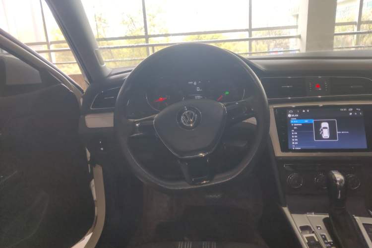 Used Volkswagen Lamando 2017 230TSI DSG Fashion Edition Steering Wheel