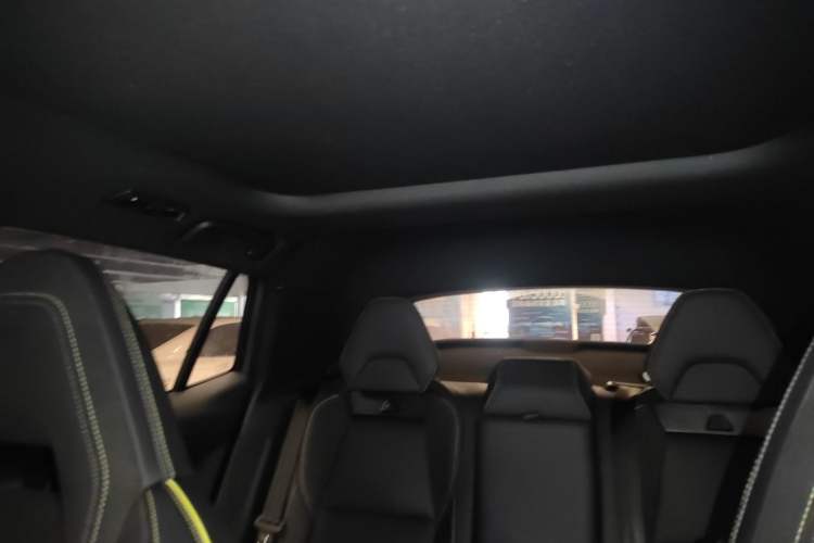 Used Lynk & Co 06 2023 Remix 1.5T Dynamic Halo Headliner