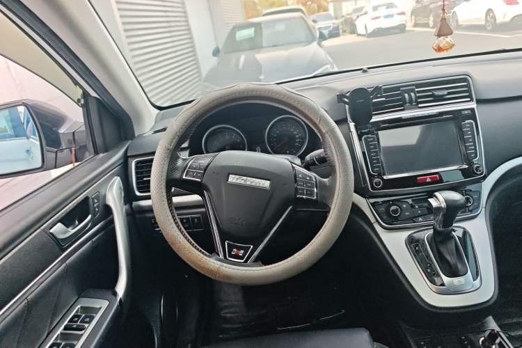 Used Haval H6 2015 Sport Edition 1.5T Automatic Two-Wheel Drive Luxury Model Steering Wheel