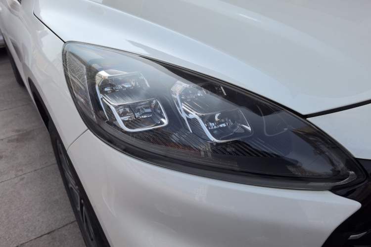 Used Ford Escape 2020 EcoBoost 245 Two-Wheel-Drive Titanium Edition
