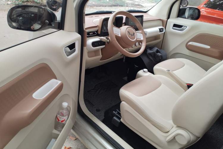 Used Wuling Hongguang MINIEV 2024 3rd Generation 215km Advanced Version