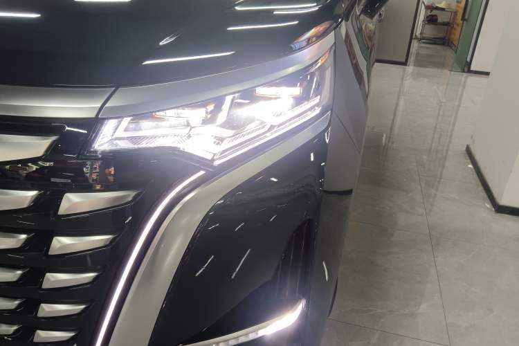 Used Denza D9 2022 DM-i 970 Four-Wheel Drive Flagship Model