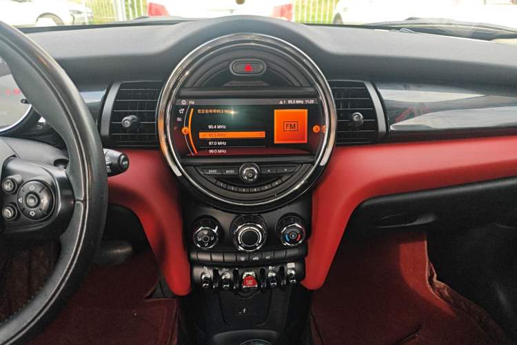 Used MINI MINI 2020 1.5T COOPER Classic Edition Five-Door Version