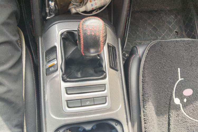 Used CHANGAN CS55 2018 1.5T Manual Colorful Model China V Standard Gear Lever