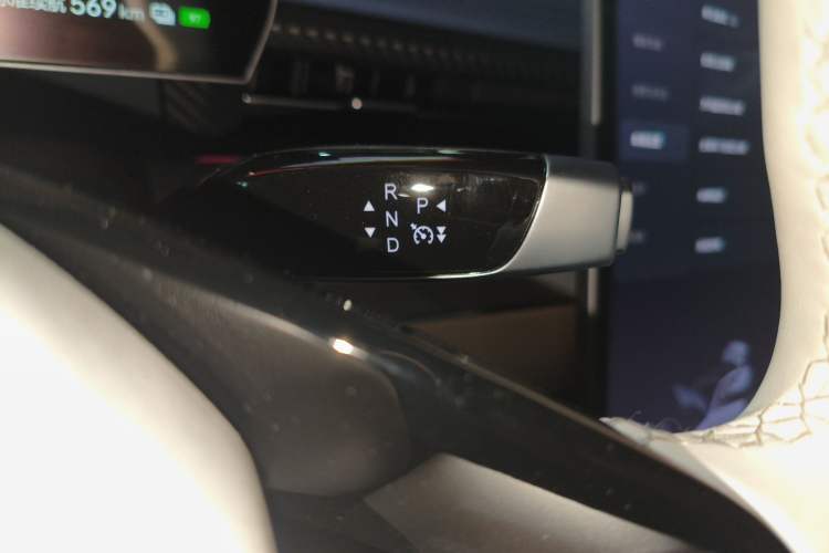 Used NETA GT 2023 580 AWD Gear Lever