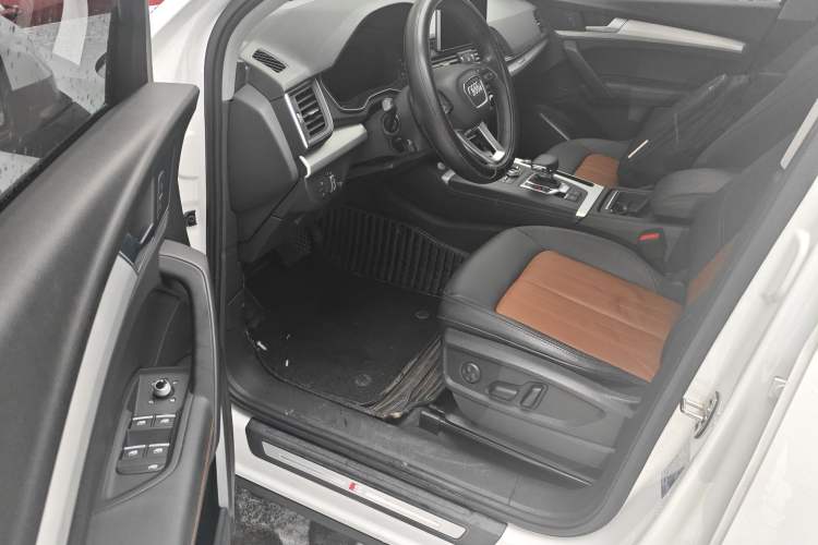 Used Audi Q5L 2020 Updated 40 TFSI Prestige Fashion Edition Driver Seat