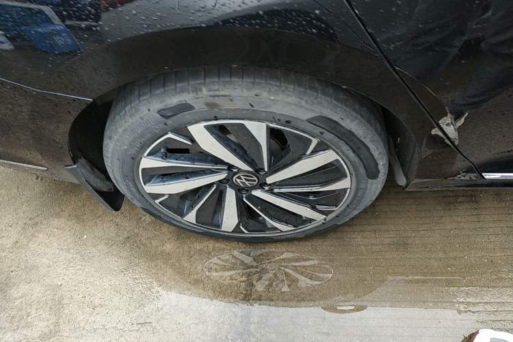 Used Volkswagen Passat 2023 Revised 330TSI Elite Edition Right Rear Wheel Hub