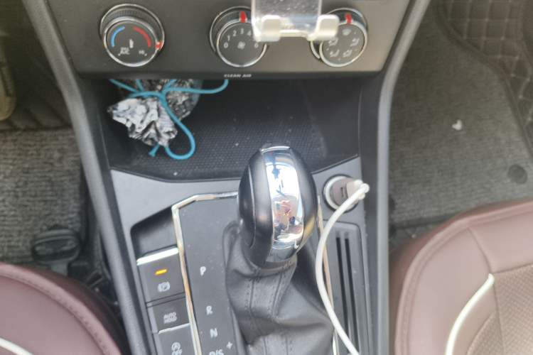 Used Volkswagen Lavida 2021 1.5L Automatic Comfort Edition Gear Lever