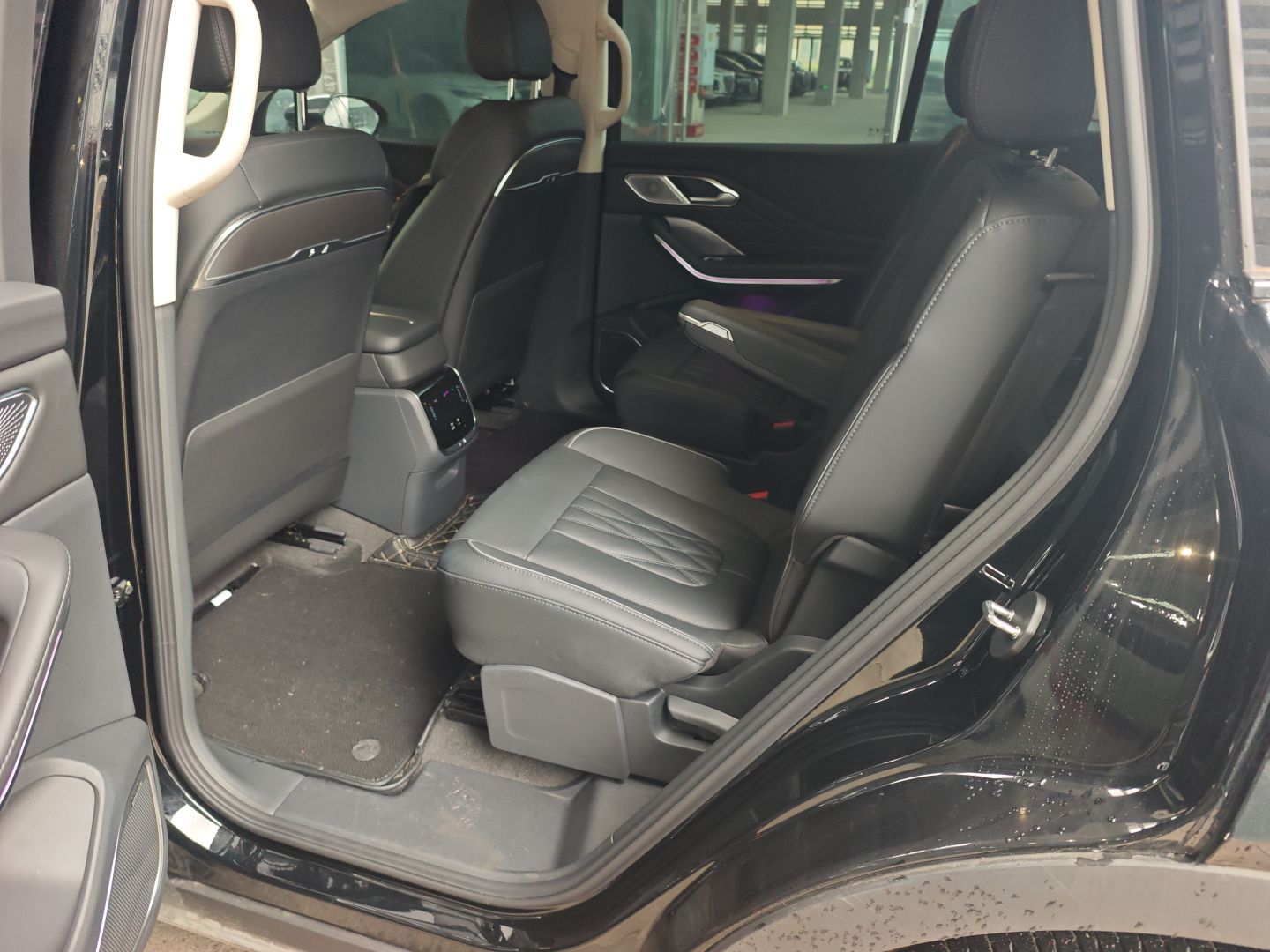 Hongqi HS7 PHEV 2024 2.0T PHEV Four-Wheel Drive Flagship Edition 6 Seats — снимка 20