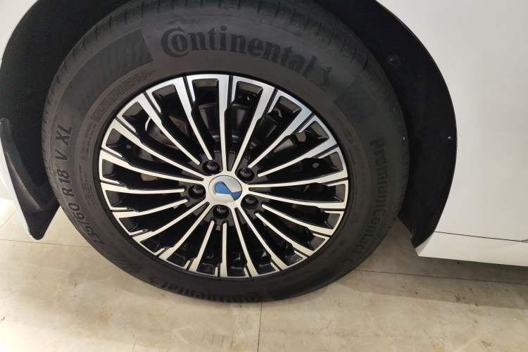 Used Denza D9 2022 DM-i 970 Four-Wheel Drive Flagship Model
