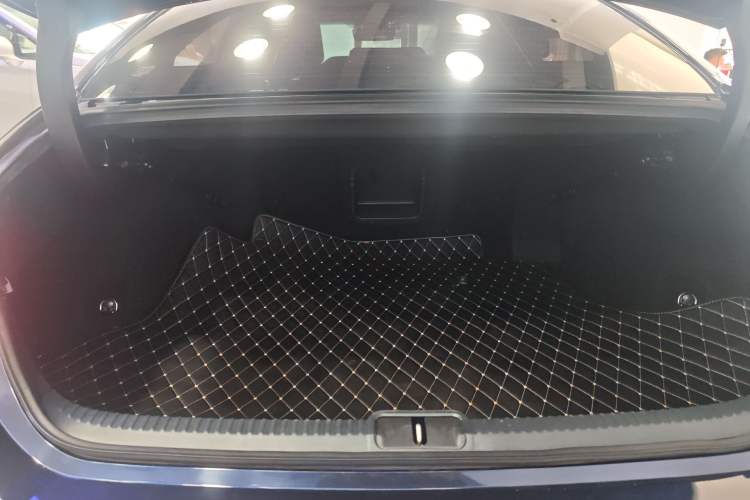 Used Lexus ES 2021 300h Deluxe Edition