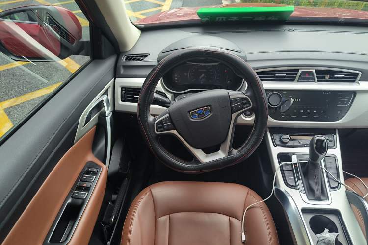 Used Geely Auto Emgrand X7 Sport 2018 1.8TD Automatic Two-Wheel Drive ZhiZun Model with 4G Connectivity