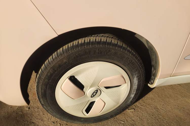 Used Chery QQ Ice Cream 2022 170km Sundae Phosphate Lithium-Ion
