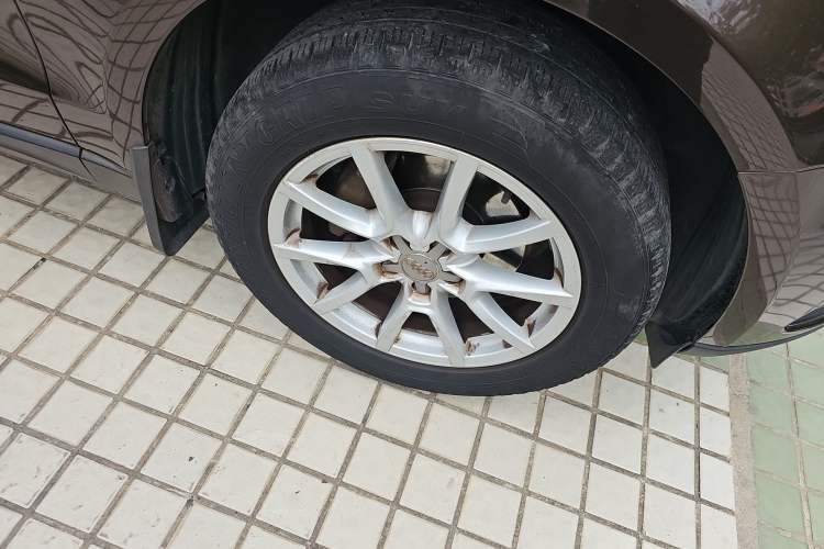 Used Audi Q5 2015 40 TFSI Trendy Edition Right Front Wheel Hub