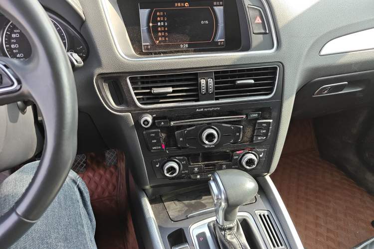 Used Audi Q5 2018 Collector's Edition 40 TFSI Technology Model
