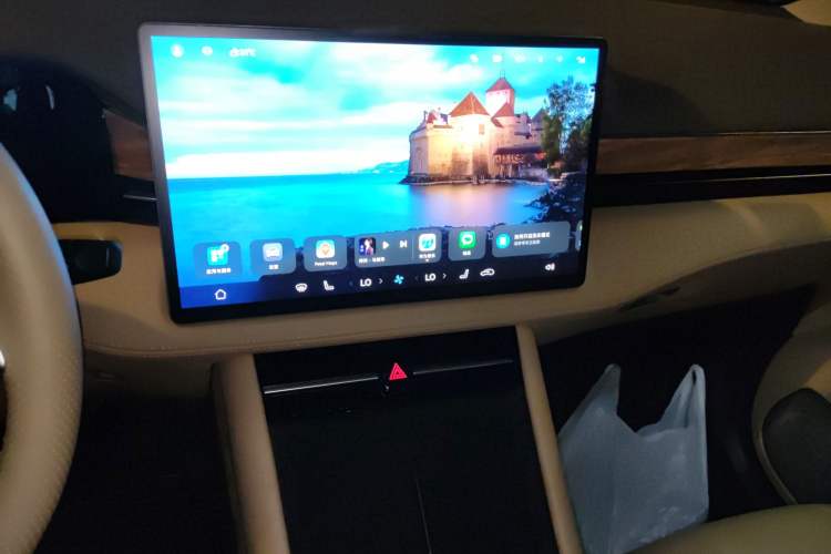 Used Hima AITO M7 2024 1.5T Rear-Drive Plus Version 5 Seats Audio And AC Panel