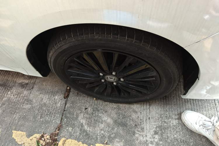 Used Honda Odyssey 2018 2.4L Luxury Edition Right Front Wheel Hub