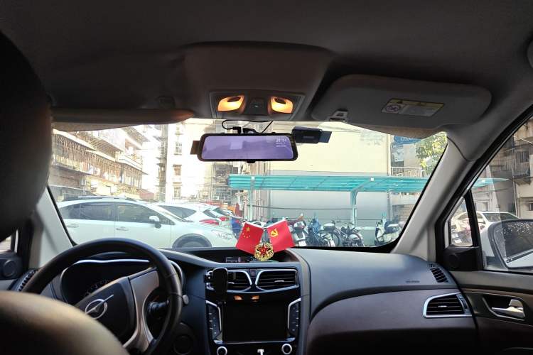 Used Haima V70 2016 2.0L Manual - Enjoyment Version 6 Seats
