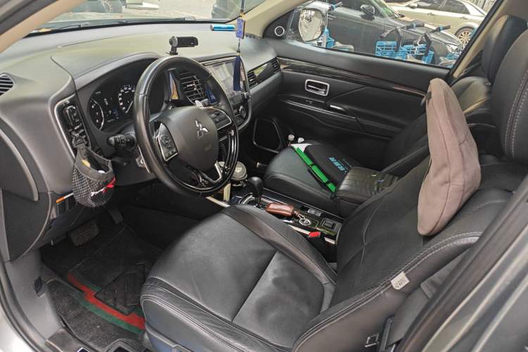 Used Mitsubishi Outlander 2018 2.4L 4x4 Elite Edition 5 Seats
