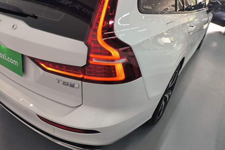 Used Volvo V60 2020 T5 Zhiyuan Sport Edition
