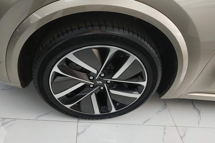 Used Li Auto L9 2022 Max model
