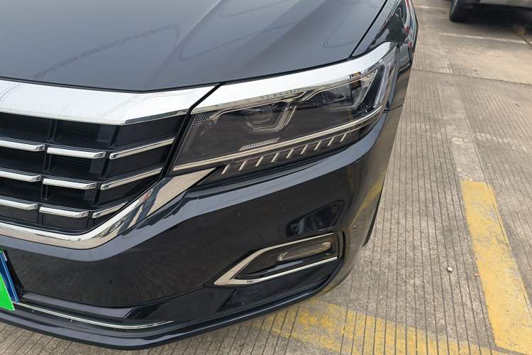 Used Volkswagen Passat 2020 Revised Version 330TSI Luxury Edition China VI Standard