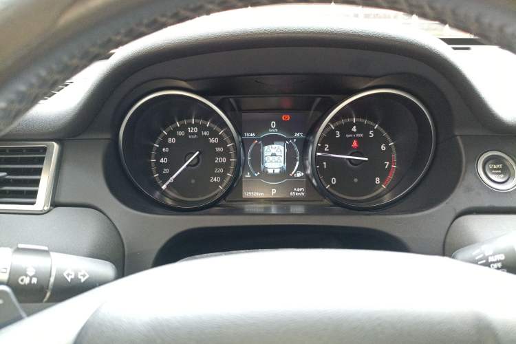 Used Land Rover Discovery Sport 2019 240 PS SE Version China VI Standard Instrument Cluster