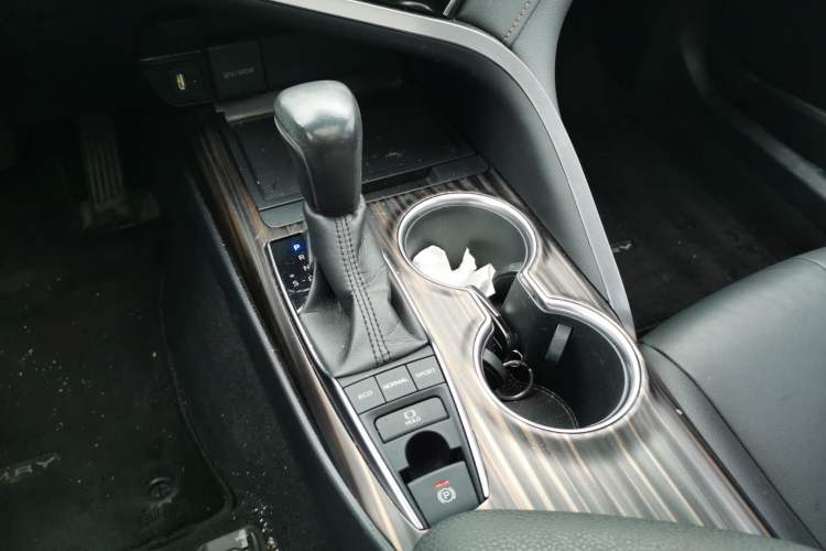 Used Toyota Camry 2018 2.5G Luxury Edition Gear Lever