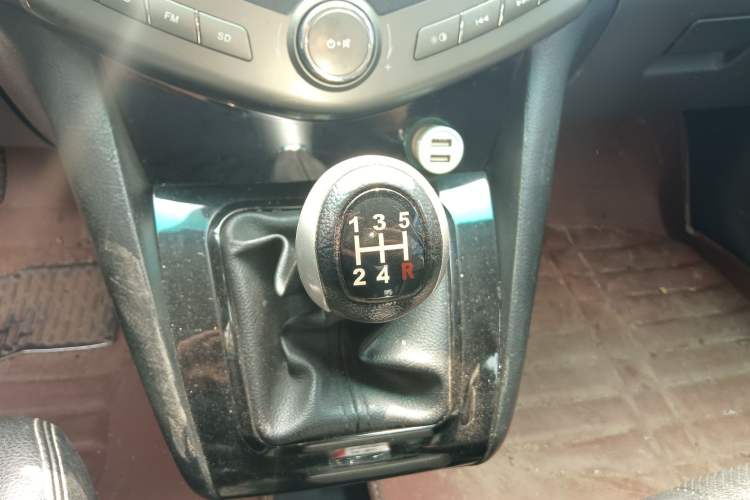 Used BYD S6 2013 Platinum Edition 2.0L Manual Luxury Model
