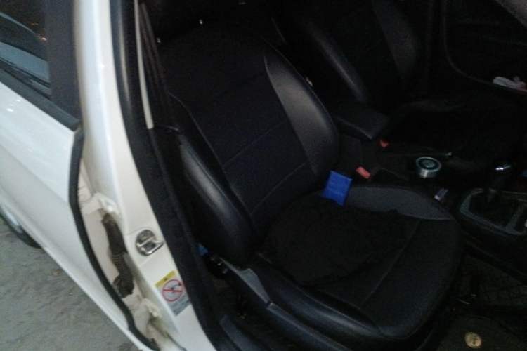 Used Volkswagen Gran Lavida 2013 1.6L Manual Fashion Model
