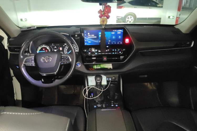 Used Toyota Highlander 2022 Dual-Engine 2.5L Four-Wheel Drive Prestige Version 7 Seats Center Console