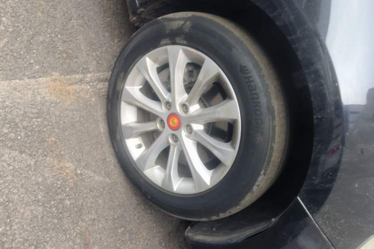 Used Hongqi H7 2015 2.0T Luxury Model Right Front Wheel Hub