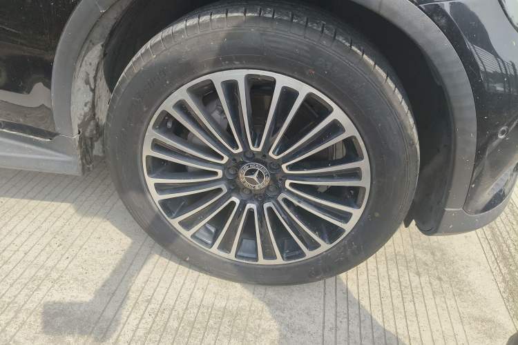 Used Mercedes-Benz GLC 2017 GLC 200 4MATIC Right Front Wheel Hub