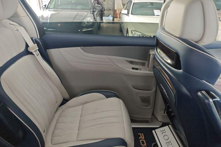 Used Roewe iMAX8 2021 400TGI Supreme Series Ultimate Edition
