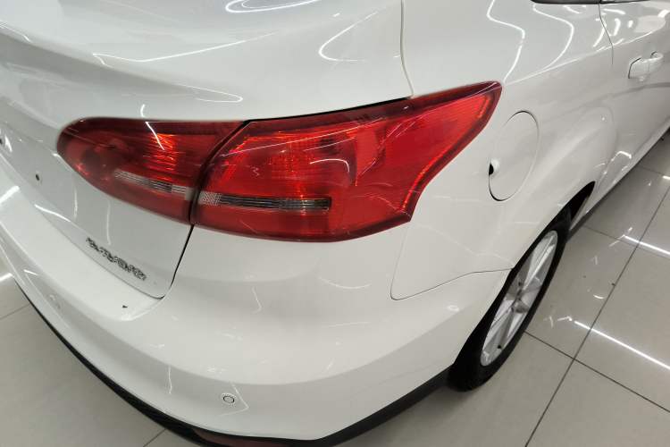 Used Ford Focus 2018 Sedan Classic 1.6L Automatic Trendy SmartDrive Edition