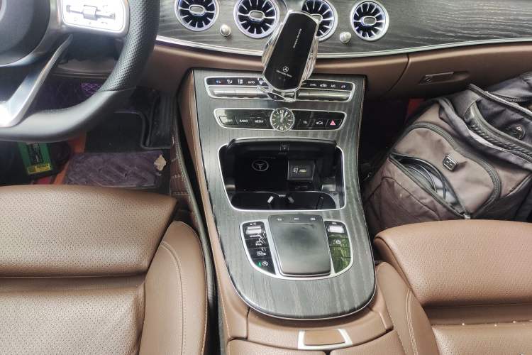 Used Mercedes-Benz E-Class 2019 E 260 L Sport Edition Gear Lever