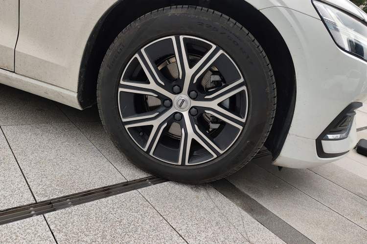 Used Volvo S60 2026 Model B4 Zhiyi Luxury Edition