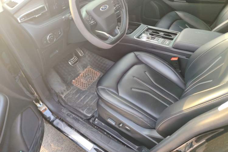 Used Ford Edge 2021 PLUS EcoBoost 245 Two-Wheel-Drive Titanium 7-Seater