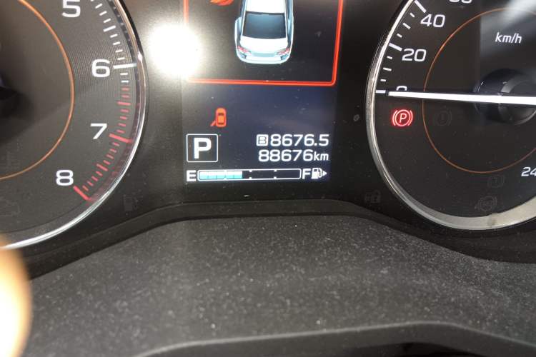 Used Subaru XV 2018 2.0i All-Wheel-Drive Prestige Edition with EyeSight Odometer Close Up