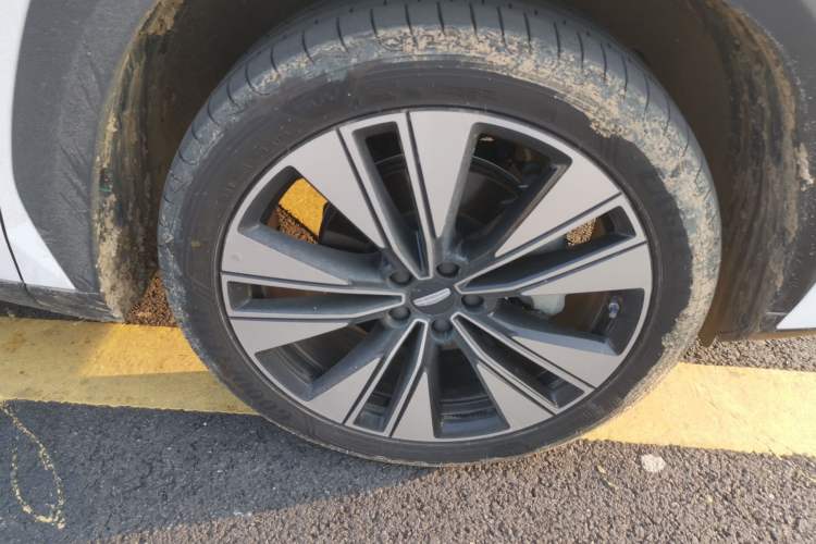 Used Geely Auto FX11 2025 4th Generation 1.5TD DCT Jinxiu
