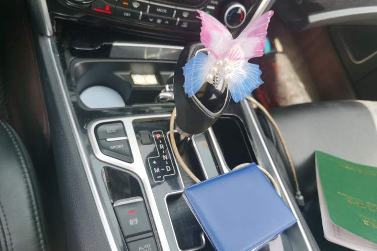 Used Geely Auto Emgrand GT 2015 2.4L Luxury Model
