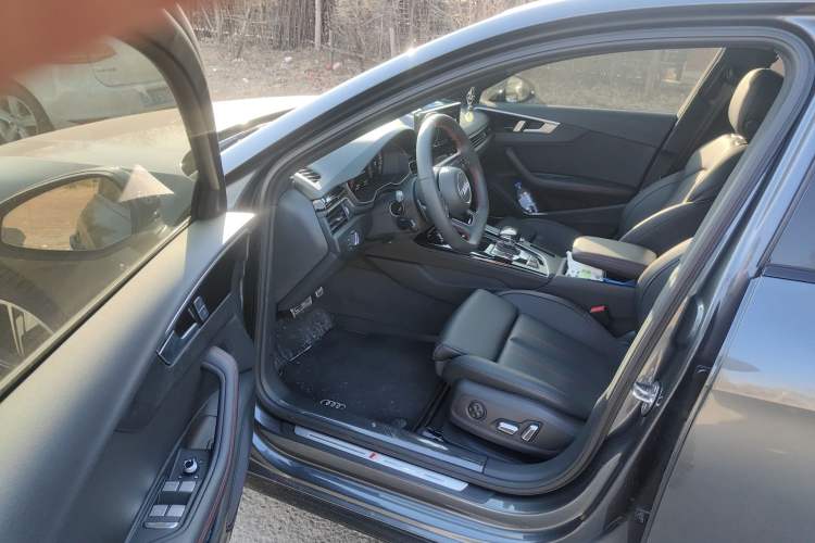 Used Audi A4L 2025 2 Million Units Enjoyment Version 40 TFSI Luxury Dynamic Edition B&O Starry Night Edition