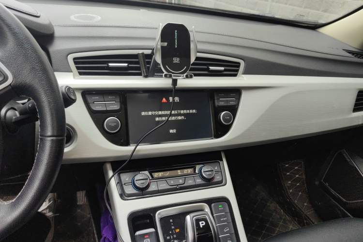 Used Geely Auto Emgrand X7 Sport 2020 1.8TD DCT Two-Wheel Drive Smart Connect 4G-Enabled Version
