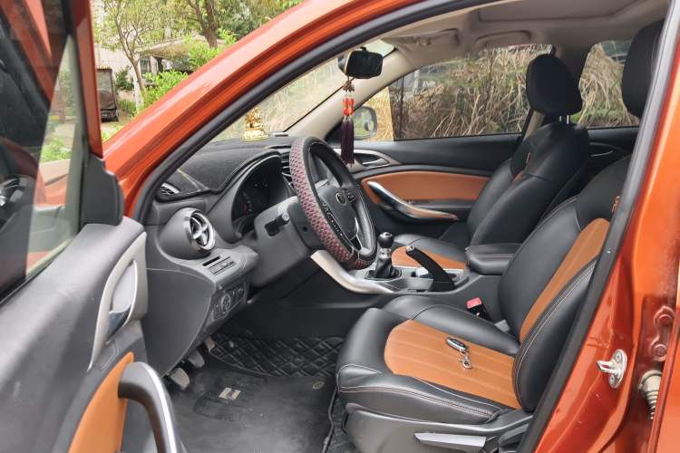 Used BYD Song 2016 GaiShi Edition 1.5TI Manual Elite Model Driver Seat