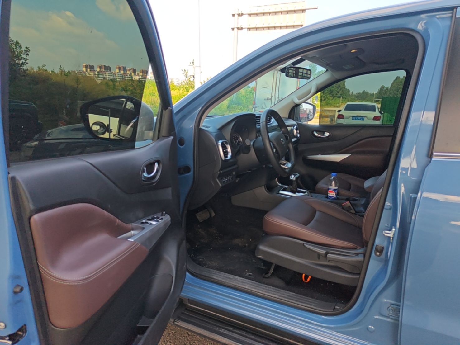 Dongfeng Ruichi 6 Pro 2025 Model 2.3T Automatic 2x2 Diesel Luxury Edition Flatbed Long Cargo Box — снимка 18
