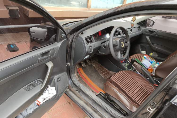 Used Volkswagen Santana 2015 1.6L Manual Fashion Edition