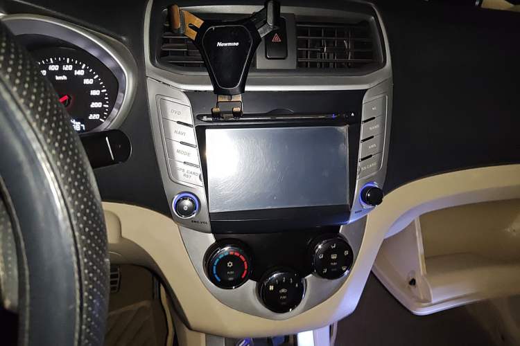 Used Haima M3 2014 1.5L Manual Colorful Navigation Edition