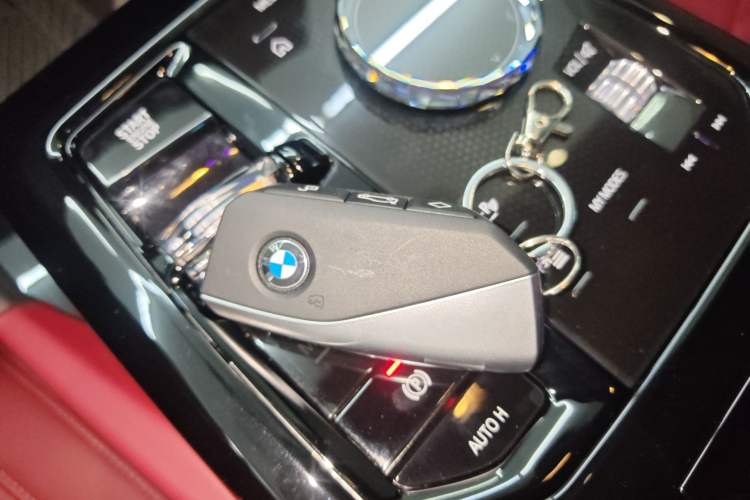 Used BMW 5 Series 2025 530Li Luxury Edition M Sport Package Vehicle Key